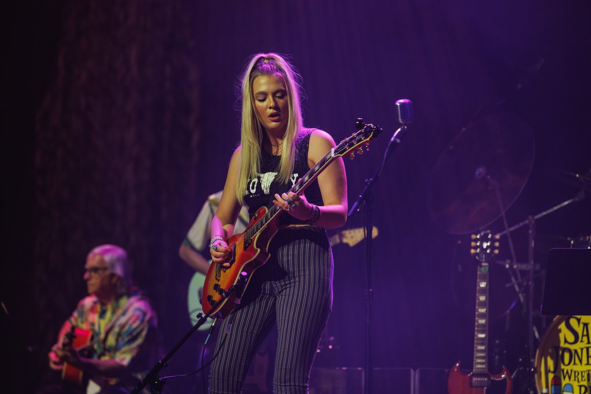 Sheridan performing